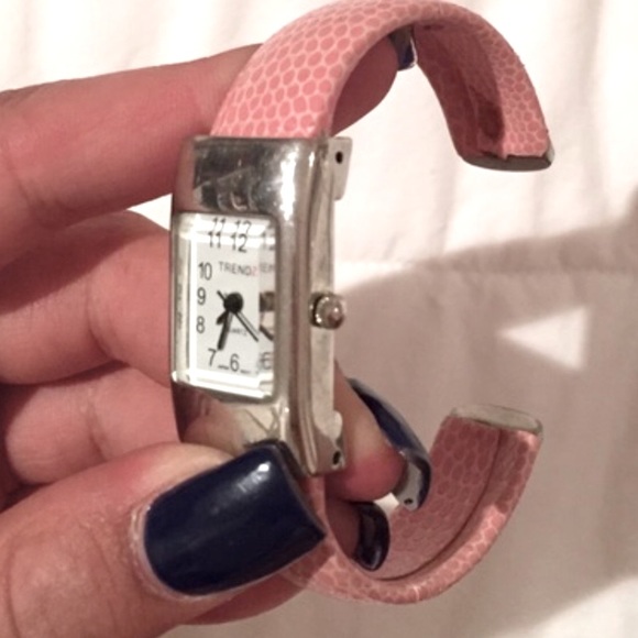 TRENDZ Pink Adjustable Strech Watch - Picture 2 of 6